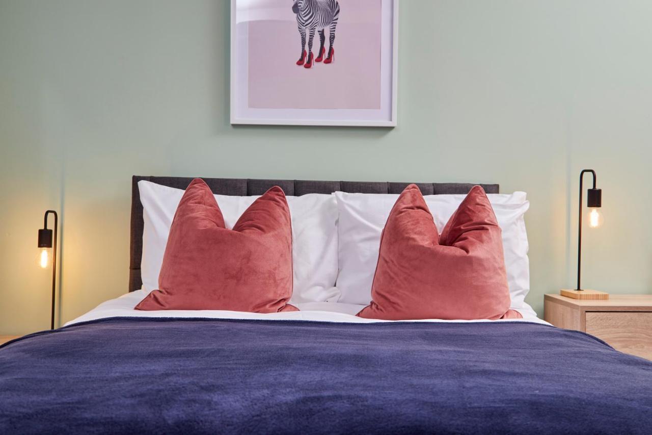 Fantastic Central Stratford Two Bedroom Apartment By Purestay Short Lets & Serviced Accommodation With Parking Zewnętrze zdjęcie