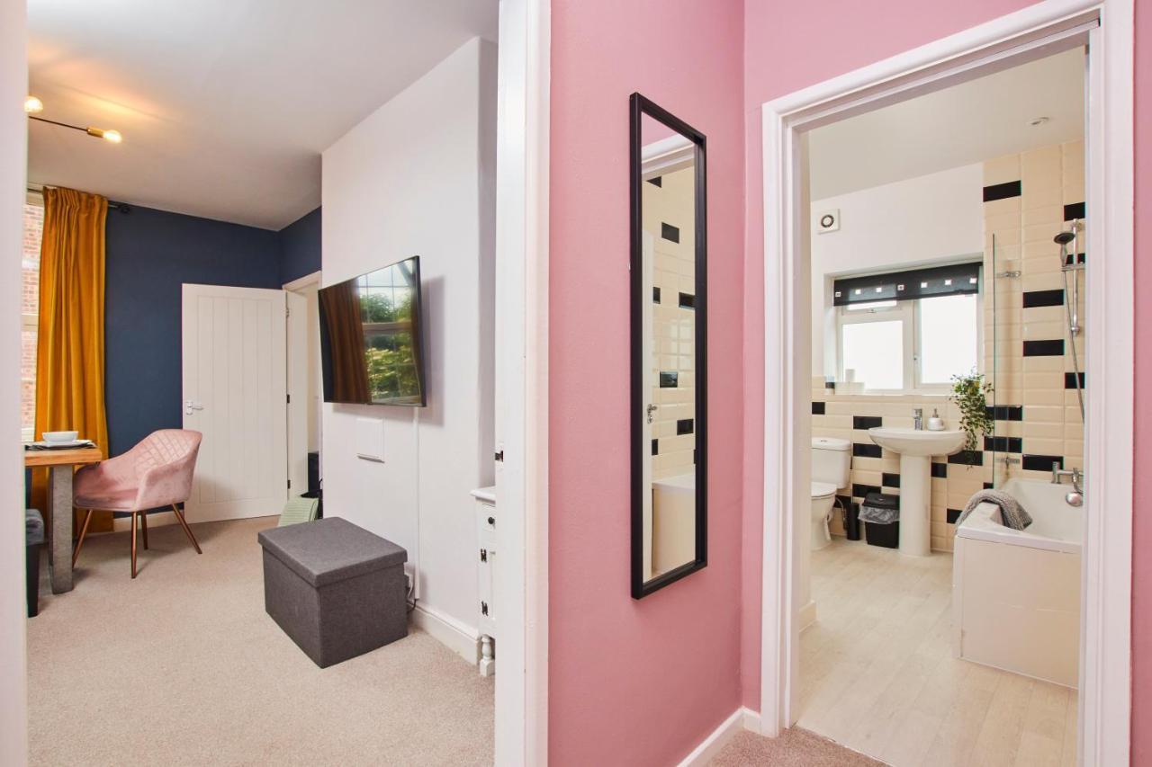 Fantastic Central Stratford Two Bedroom Apartment By Purestay Short Lets & Serviced Accommodation With Parking Zewnętrze zdjęcie