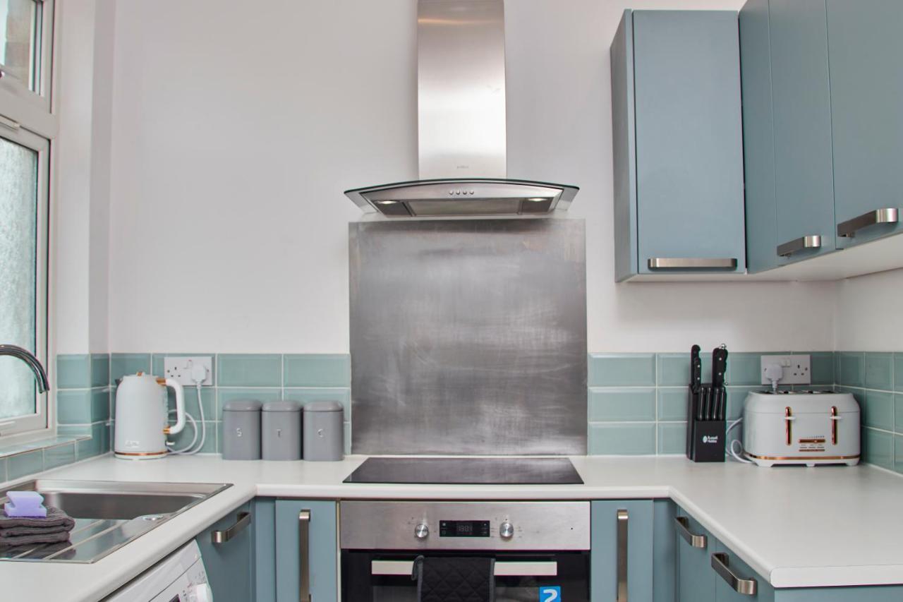 Fantastic Central Stratford Two Bedroom Apartment By Purestay Short Lets & Serviced Accommodation With Parking Zewnętrze zdjęcie